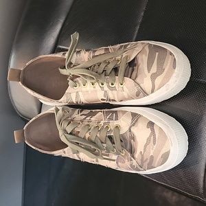 Superga 9.5 Camo Shoes